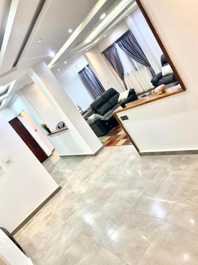 Luxury Suites Chester One 다카르 외부 사진