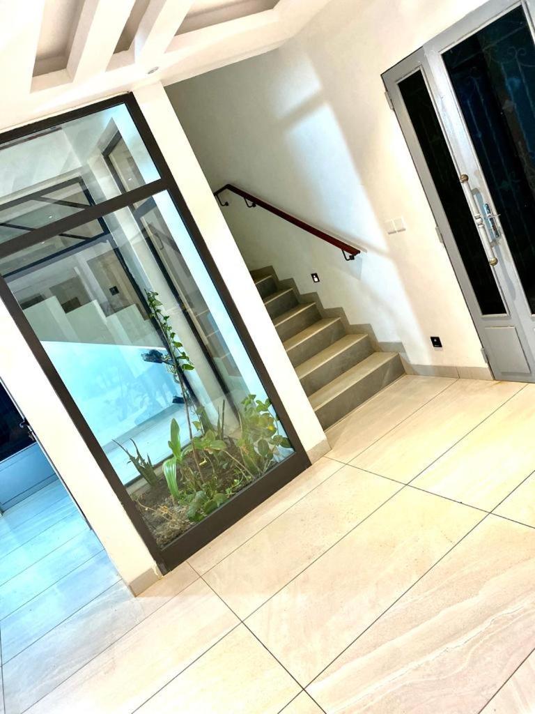 Luxury Suites Chester One 다카르 외부 사진