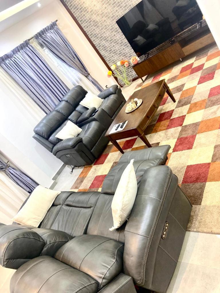 Luxury Suites Chester One 다카르 외부 사진